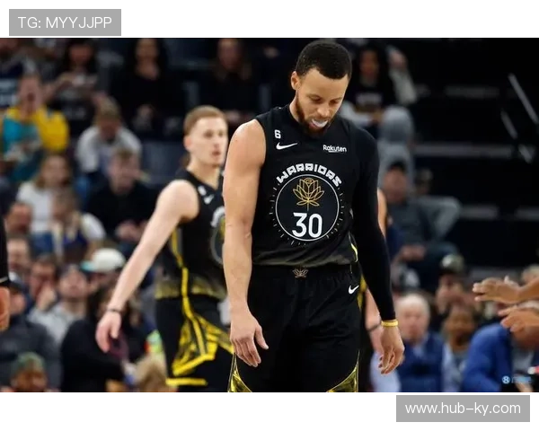 勇士传切体系面临年龄挑战,库里无球跑动仍创造联盟顶级进攻机会 勇士传切体系面临年龄挑战,库里无球跑动仍创造联盟顶级进攻机会